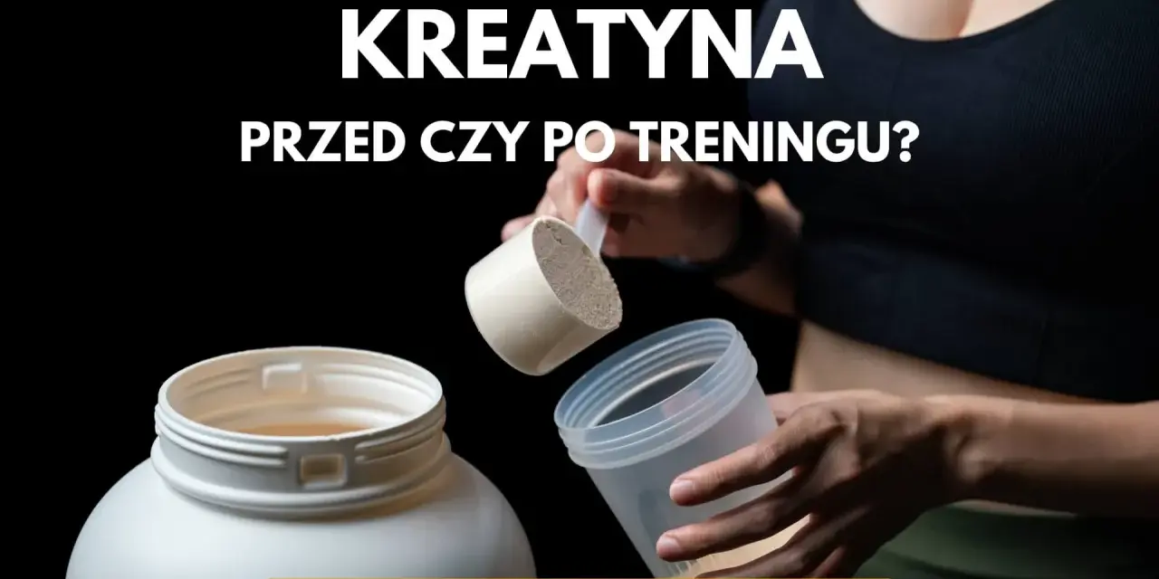 Kreatyna przed czy po treningu? Dwie dłonie przygotowują suplement, wyjaśniając, kiedy najlepiej ją przyjmować.