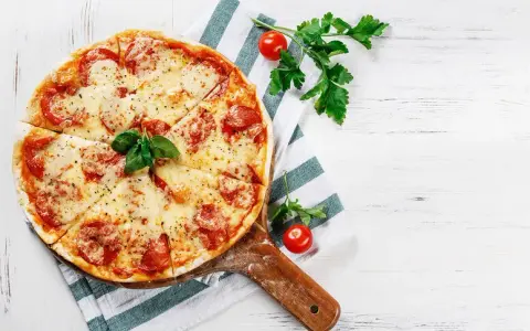 Pyszny przepis na pizzę bezglutenową, którą pokochasz bez wyrzeczeń