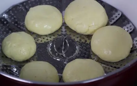 Pampuchy bezglutenowe przepis - łatwe i pyszne danie na każdą okazję