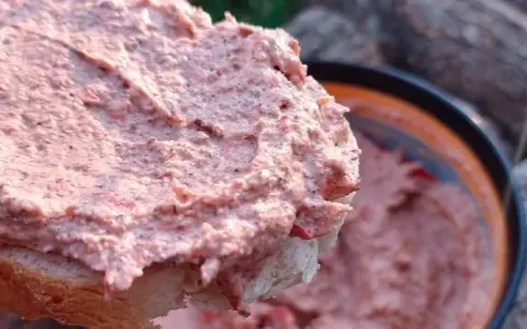 Prosty przepis na pasztet bezglutenowy, który zachwyci każdego smakosza