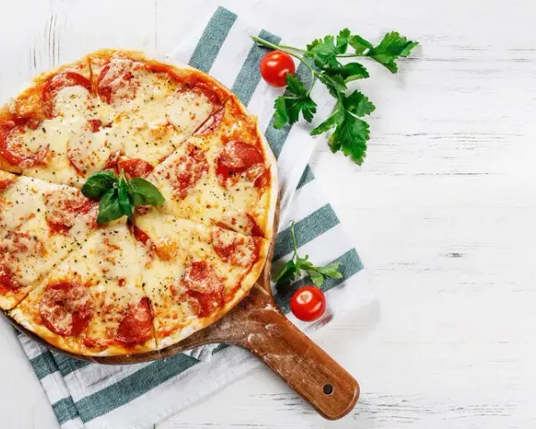 Pyszny przepis na pizzę bezglutenową, którą pokochasz bez wyrzeczeń